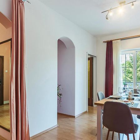 2 Bedroom Beautiful Apartment In Valtura 外观 照片