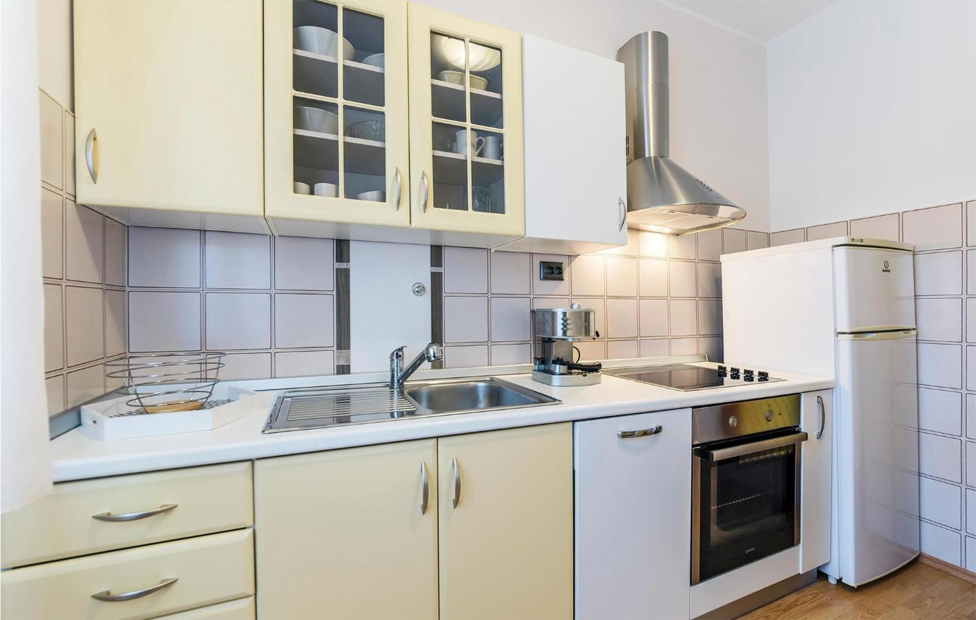 2 Bedroom Beautiful Apartment In Valtura 外观 照片