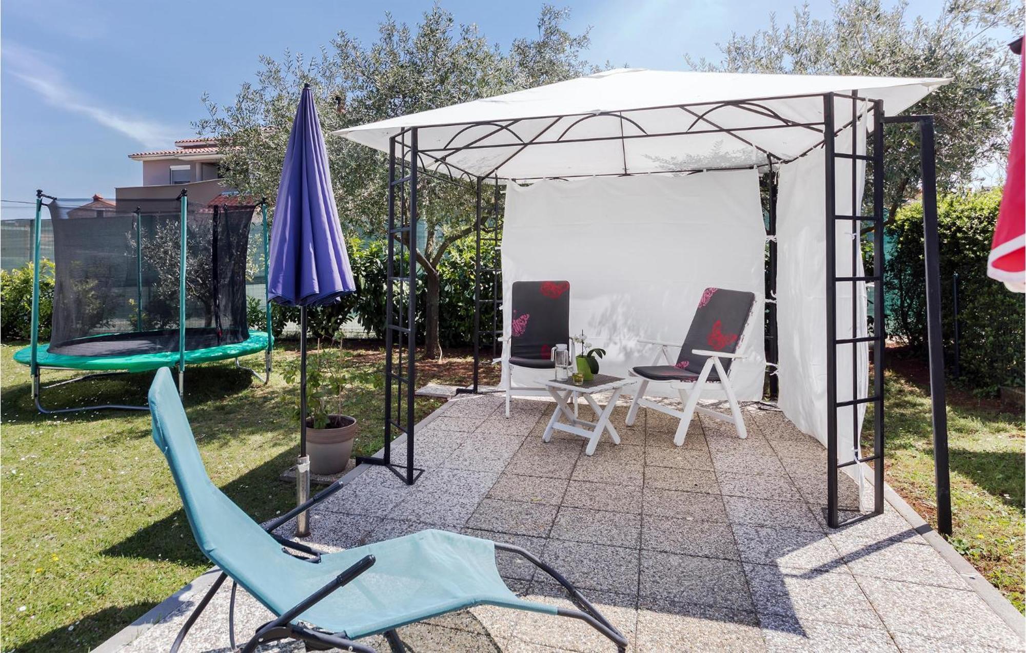 2 Bedroom Beautiful Apartment In Valtura 外观 照片